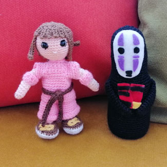 Chihiro y Sin cara tejidos.Muñecos tejdos personalizados. Talykí Taller de Tejidos y diseño textil